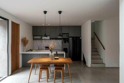 Tessensohn Road (D8), Terrace #504711031
